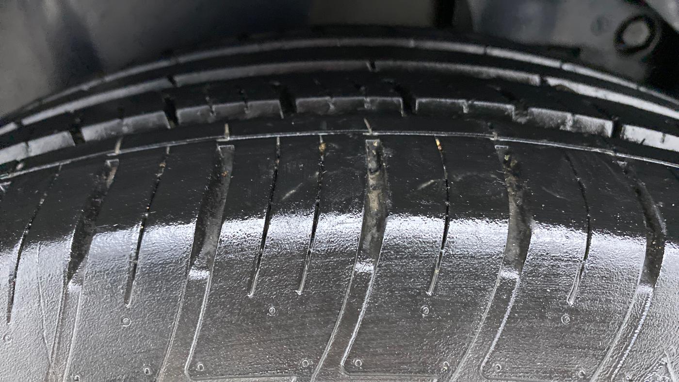 2020 Tata Harrier XZA, Diesel, Automatic, 28,811 km, Right Rear Tyre Tread