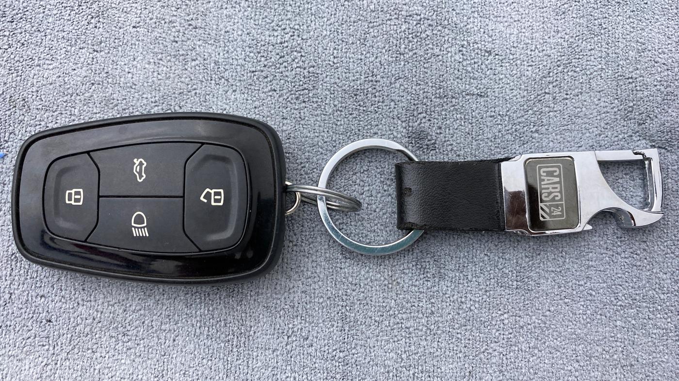 2020 Tata Harrier XZA, Diesel, Automatic, 28,811 km, Key Close Up
