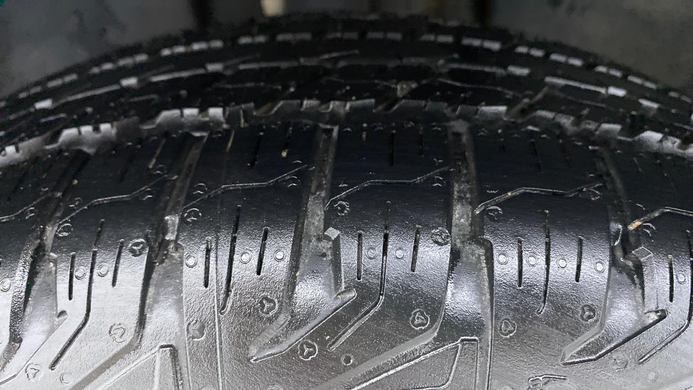 2020 Tata Harrier XZA, Diesel, Automatic, 28,811 km, Left Front Tyre Tread