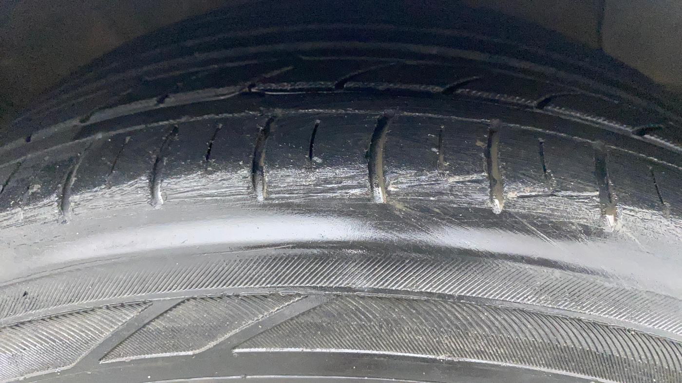 2017 Hyundai Grand i10 MAGNA AT 1.2 KAPPA VTVT, Petrol, Automatic, 51,190 km, Right Front Tyre Tread