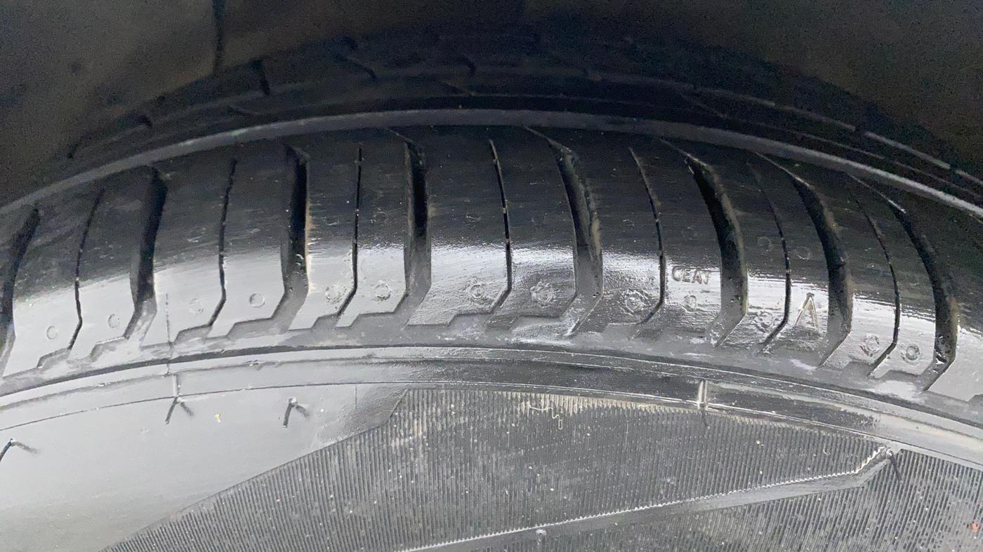 2017 Hyundai Grand i10 MAGNA AT 1.2 KAPPA VTVT, Petrol, Automatic, 51,190 km, Left Front Tyre Tread