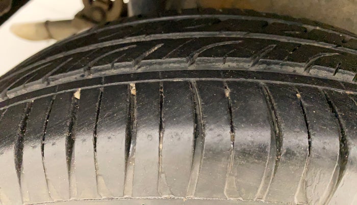 2013 Maruti Wagon R 1.0 VXI, Petrol, Manual, 50,132 km, Right Rear Tyre Tread