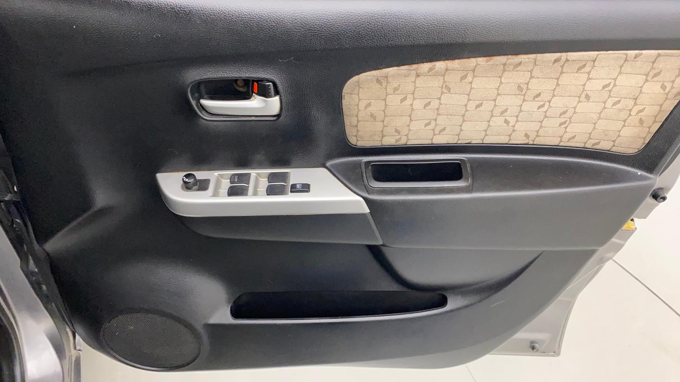 2013 Maruti Wagon R 1.0 VXI, Petrol, Manual, 50,132 km, Driver Side Door Panels Control