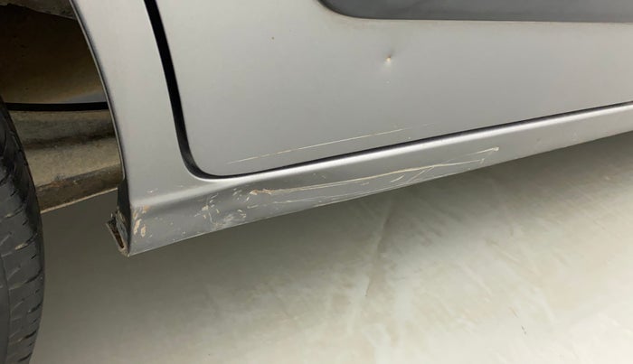2013 Maruti Wagon R 1.0 VXI, Petrol, Manual, 50,132 km, Right running board - Slightly dented