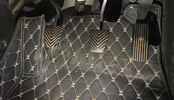 2018 Hyundai Verna 1.6 VTVT SX O, Petrol, Manual, 69,937 km, Pedals