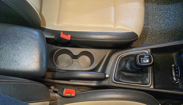 2018 Hyundai Verna 1.6 VTVT SX O, Petrol, Manual, 69,937 km, Gear Lever