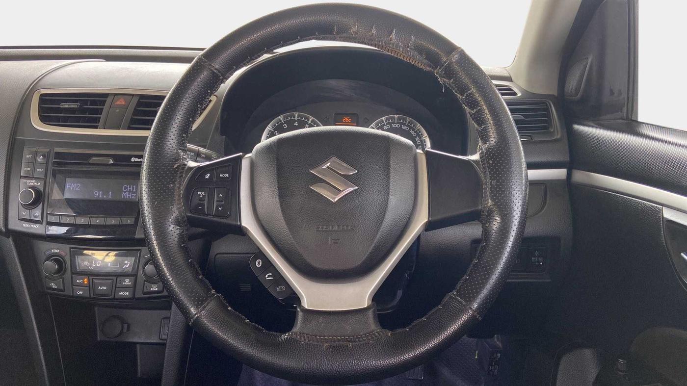 2016 Maruti Swift ZXI, Petrol, Manual, 75,326 km, Steering Wheel Close Up