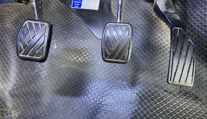 2016 Maruti Swift ZXI, Petrol, Manual, 75,326 km, Pedals