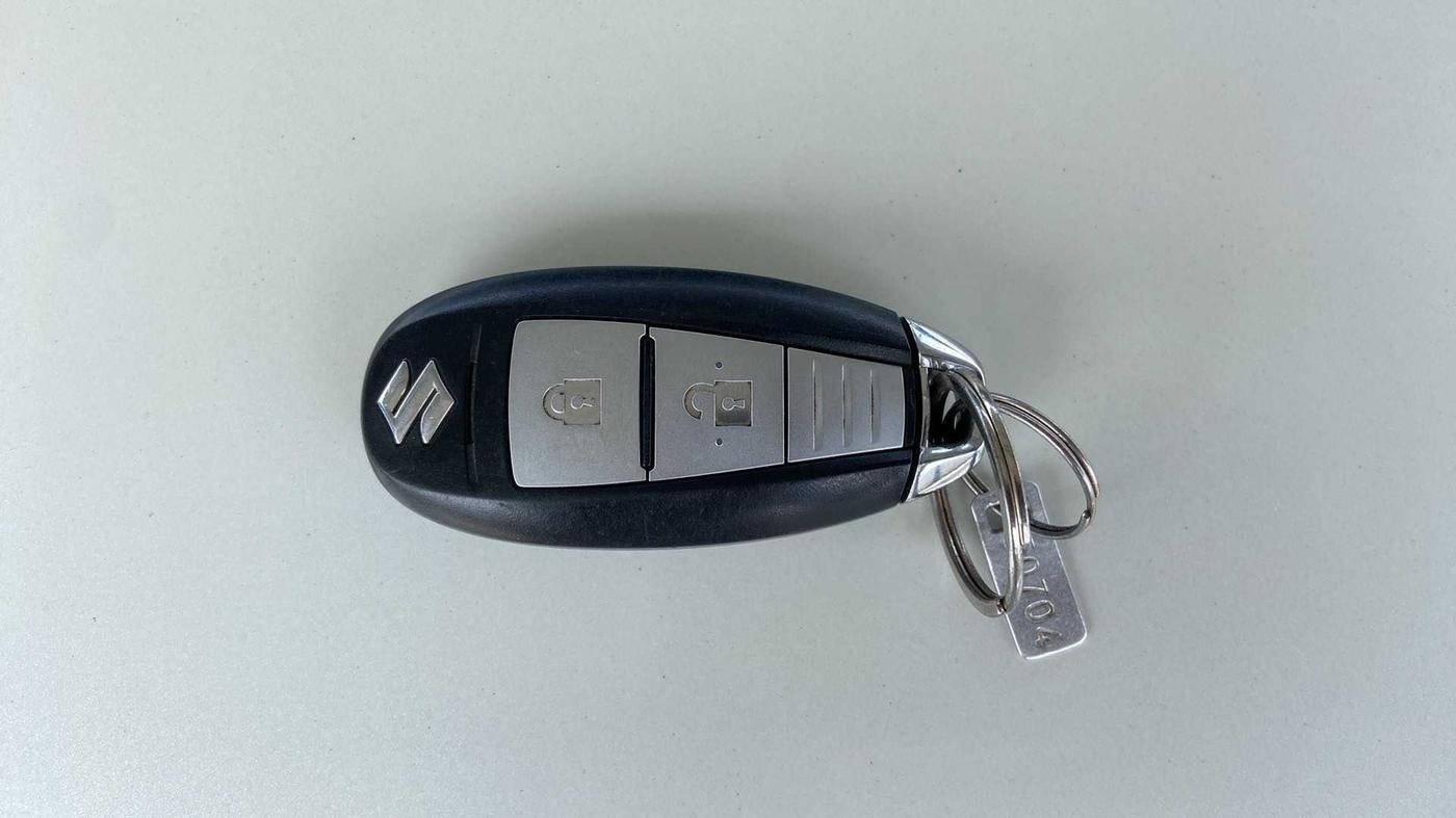 2016 Maruti Swift ZXI, Petrol, Manual, 75,326 km, Key Close Up