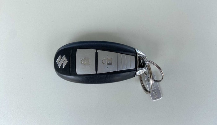 2016 Maruti Swift ZXI, Petrol, Manual, 75,326 km, Key Close Up