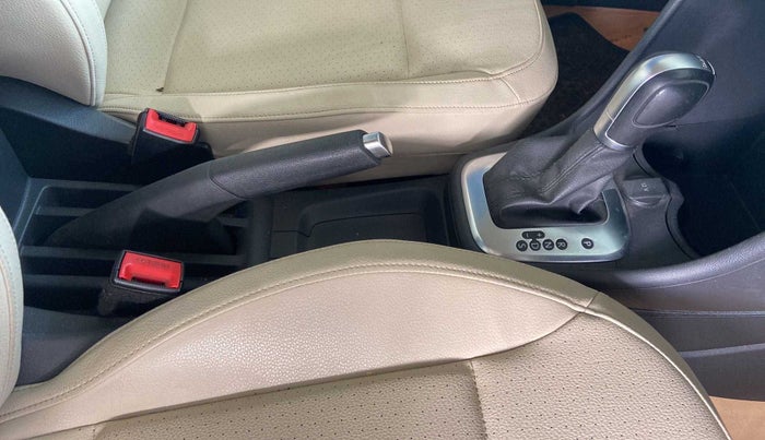 2019 Volkswagen Vento HIGHLINE PLUS 1.2 AT 16 ALLOY, Petrol, Automatic, 86,622 km, Gear Lever