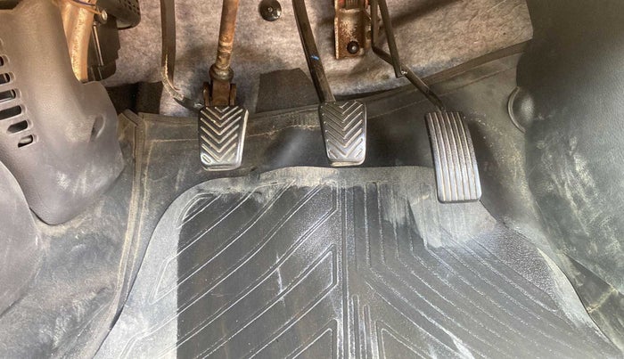 2018 Hyundai Eon ERA +, Petrol, Manual, 39,002 km, Pedals