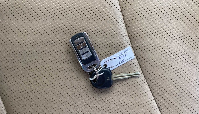 2018 Hyundai Eon ERA +, Petrol, Manual, 39,002 km, Key Close Up