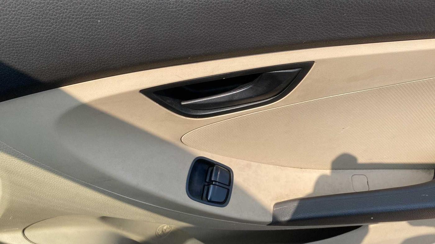 2018 Hyundai Eon ERA +, Petrol, Manual, 39,002 km, Driver Side Adjustment Panel