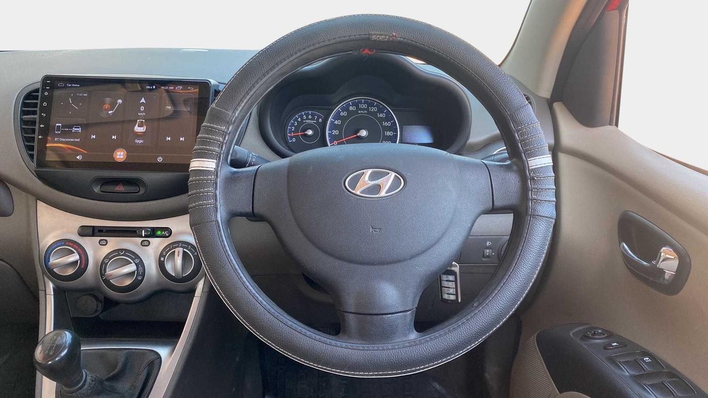2013 Hyundai i10 MAGNA 1.2, Petrol, Manual, 32,030 km, Steering Wheel Close Up
