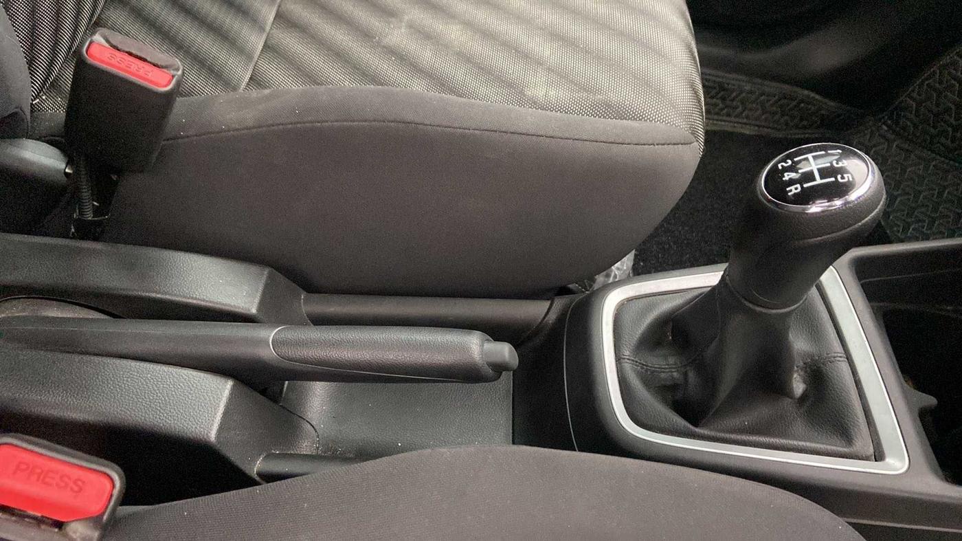 2023 Maruti Swift LXI, Petrol, Manual, 5,695 km, Gear Lever
