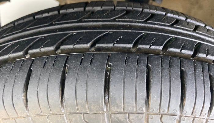 2021 Maruti Swift VXI, Petrol, Manual, 58,838 km, Left Front Tyre Tread
