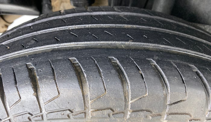 2021 Maruti Swift VXI, Petrol, Manual, 58,838 km, Right Rear Tyre Tread