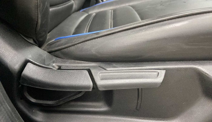 2022 Hyundai VENUE SX 1.2 PETROL, Petrol, Manual, 18,241 km, Driver Side Adjustment Panel