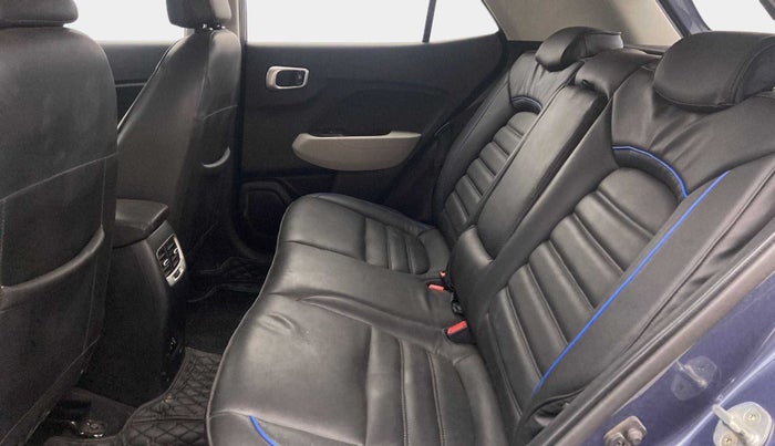 2022 Hyundai VENUE SX 1.2 PETROL, Petrol, Manual, 18,241 km, Right Side Rear Door Cabin