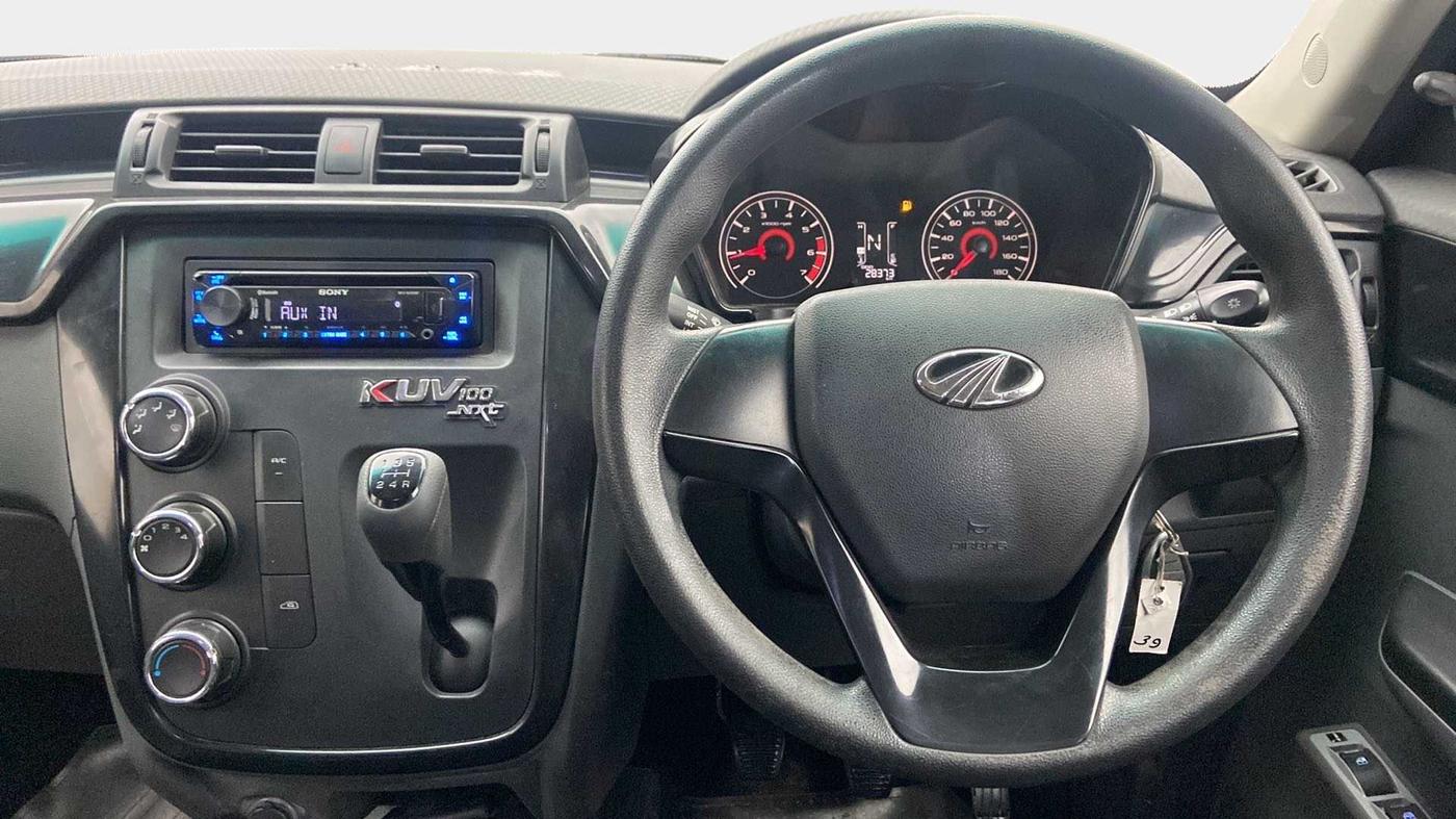 2018 Mahindra KUV 100 NXT K2+ P 6 STR, Petrol, Manual, 28,440 km, Steering Wheel Close Up