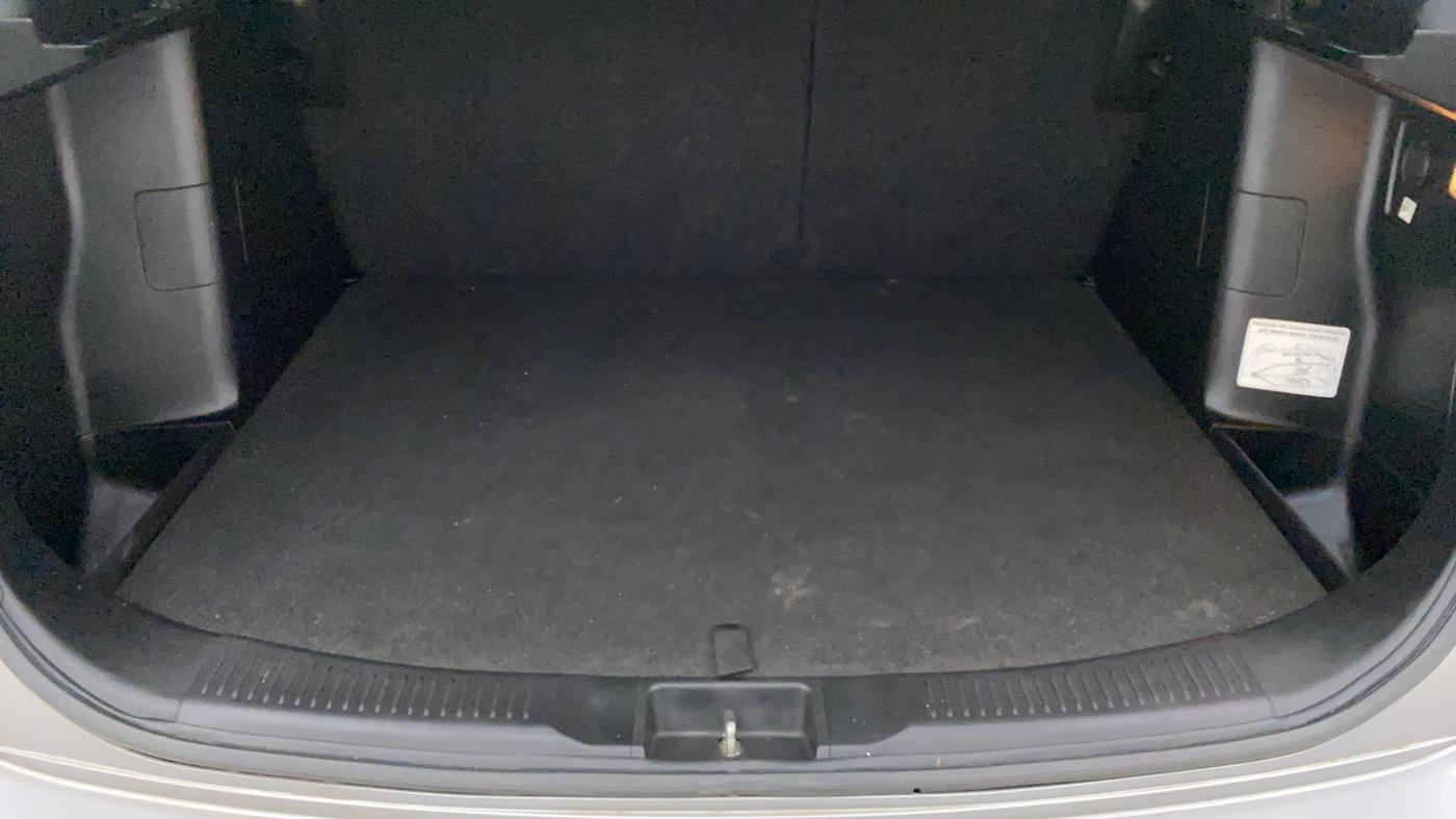 2015 Maruti S Cross ZETA 1.3, Diesel, Manual, 58,303 km, Boot Inside