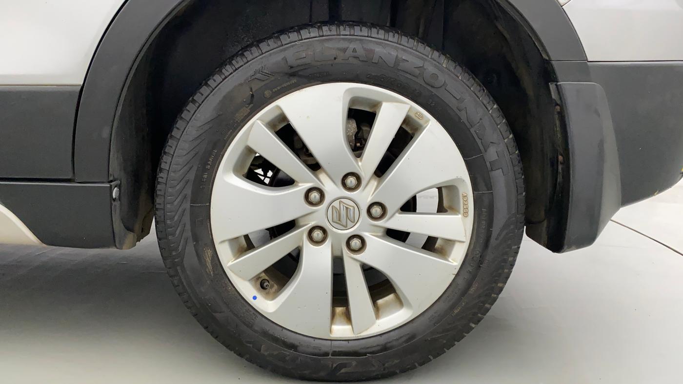 2015 Maruti S Cross ZETA 1.3, Diesel, Manual, 58,303 km, Left Rear Wheel