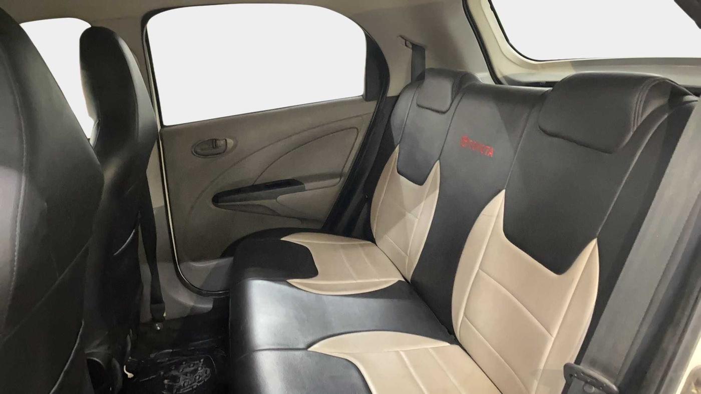 2011 Toyota Etios Liva G, Petrol, Manual, 38,363 km, Right Side Rear Door Cabin