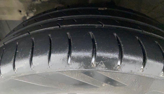 2013 Hyundai Grand i10 ASTA 1.2 KAPPA VTVT, Petrol, Manual, 65,783 km, Left Front Tyre Tread