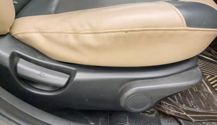 2013 Hyundai Grand i10 ASTA 1.2 KAPPA VTVT, Petrol, Manual, 65,783 km, Driver Side Adjustment Panel