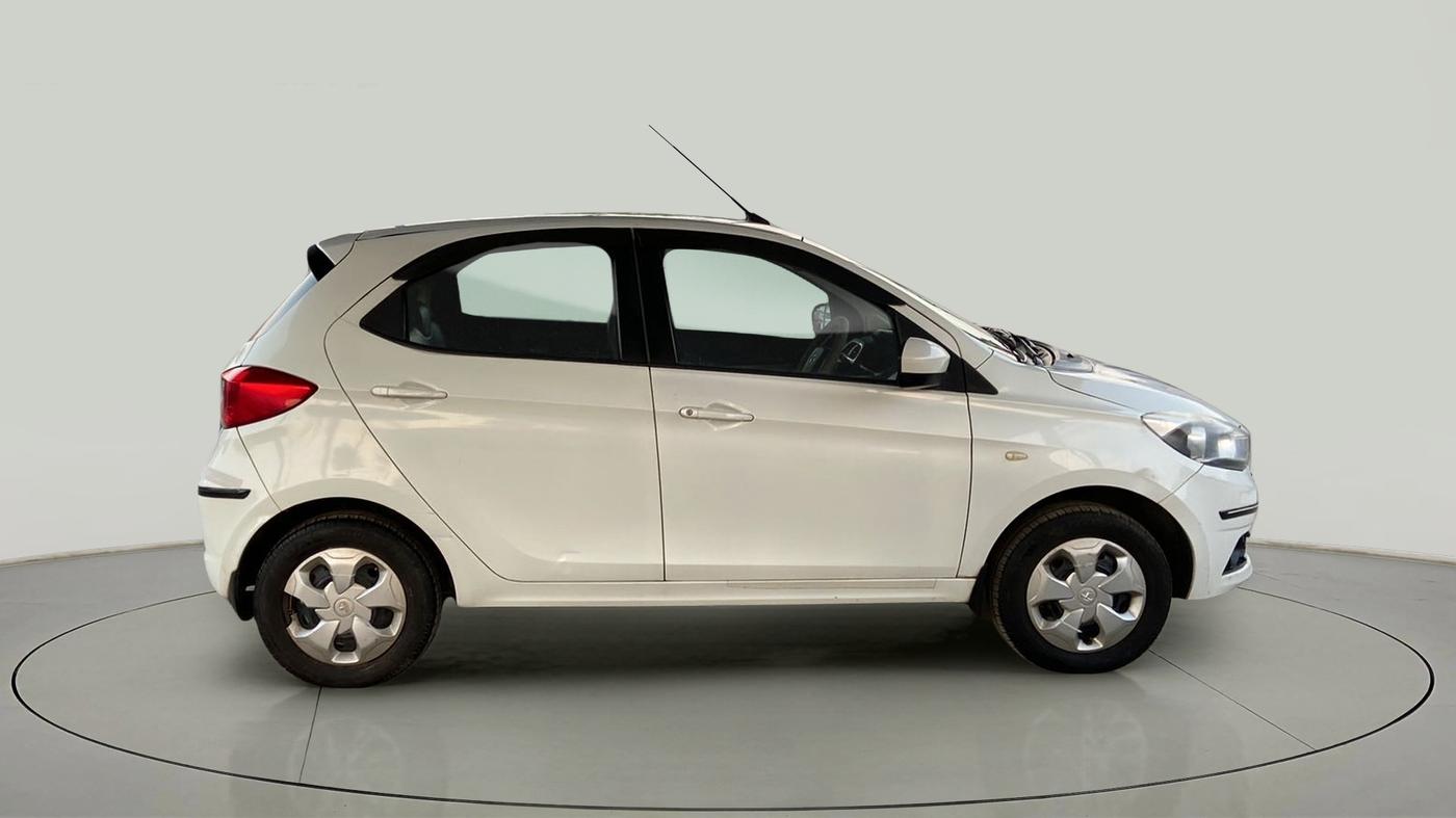 2016 Tata Tiago XT PETROL, Petrol, Manual, 94,279 km, Right Side View