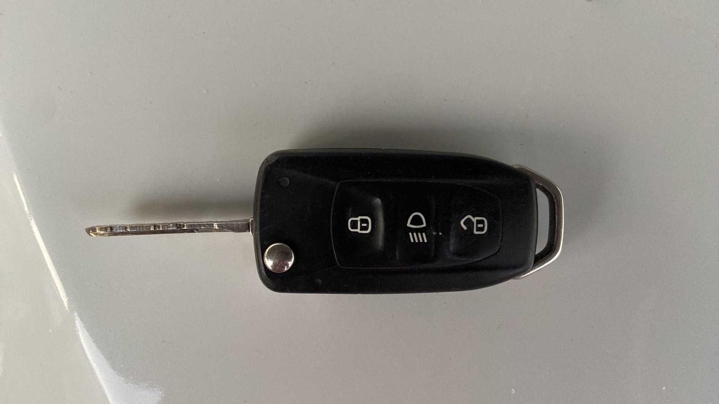 2016 Tata Tiago XT PETROL, Petrol, Manual, 94,279 km, Key Close Up