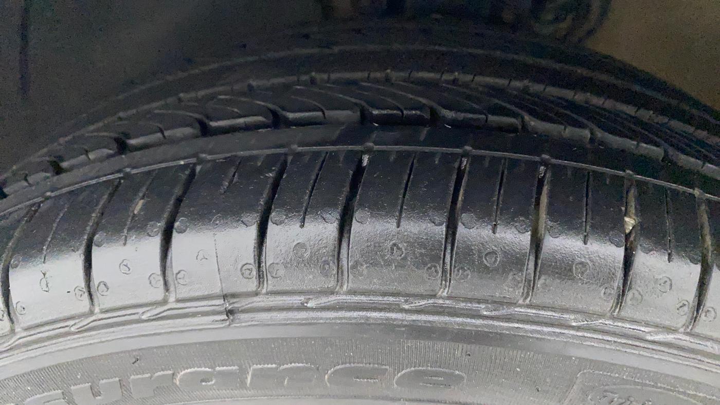 2018 Volkswagen Ameo HIGHLINE PLUS 1.0L 16 ALLOY, Petrol, Manual, 35,772 km, Left Front Tyre Tread