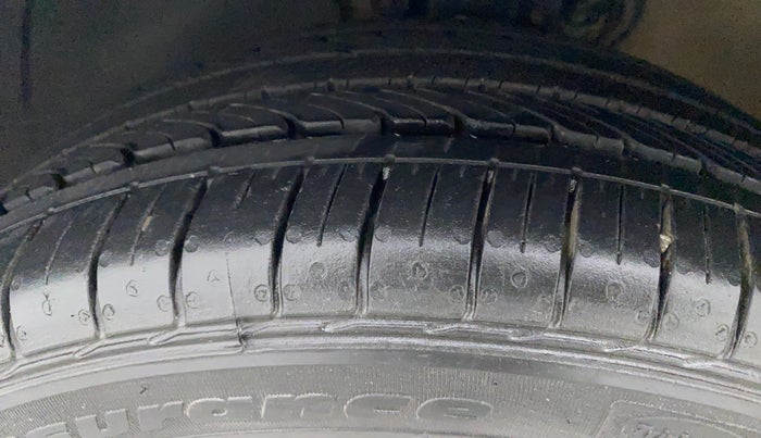2018 Volkswagen Ameo HIGHLINE PLUS 1.0L 16 ALLOY, Petrol, Manual, 35,772 km, Left Front Tyre Tread