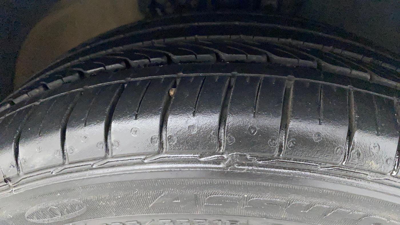 2018 Volkswagen Ameo HIGHLINE PLUS 1.0L 16 ALLOY, Petrol, Manual, 35,772 km, Right Front Tyre Tread