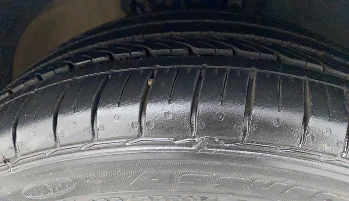 2018 Volkswagen Ameo HIGHLINE PLUS 1.0L 16 ALLOY, Petrol, Manual, 35,772 km, Right Front Tyre Tread