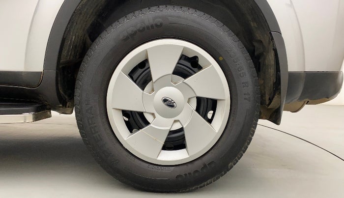 2016 Mahindra XUV500 W6, Diesel, Manual, 29,700 km, Left Rear Wheel