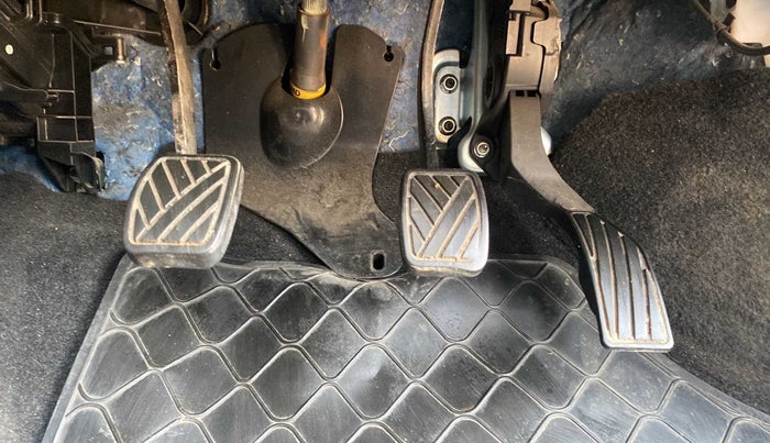 2015 Maruti Swift VXI, Petrol, Manual, 23,226 km, Pedals