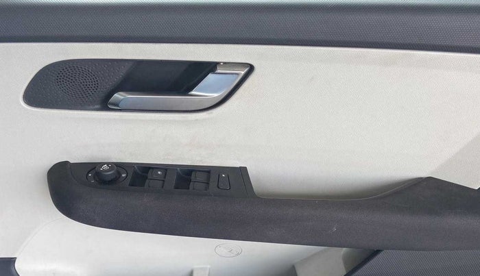 2022 Tata ALTROZ XZ PLUS DIESEL, Diesel, Manual, 17,163 km, Driver Side Door Panels Control