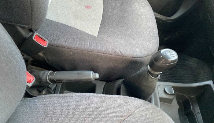 2017 Renault Kwid RXT 1.0, Petrol, Manual, 60,077 km, Gear Lever