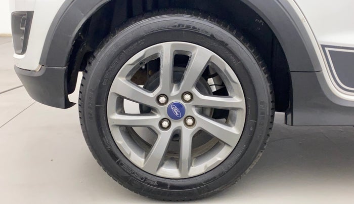 2018 Ford FREESTYLE TITANIUM 1.2 PETROL, Petrol, Manual, 31,113 km, Right Rear Wheel