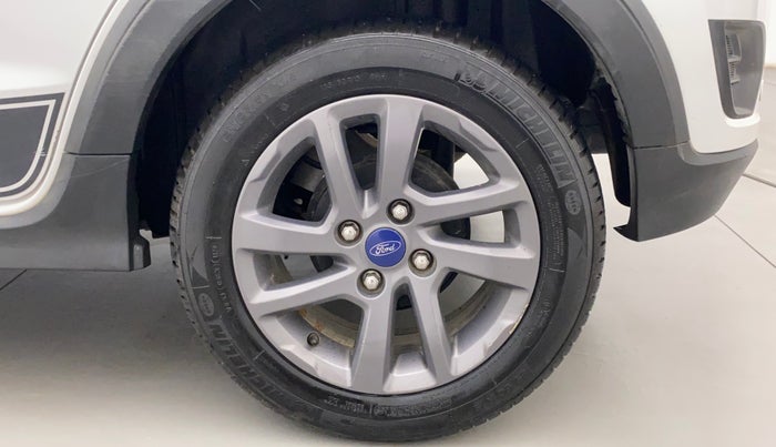 2018 Ford FREESTYLE TITANIUM 1.2 PETROL, Petrol, Manual, 31,113 km, Left Rear Wheel