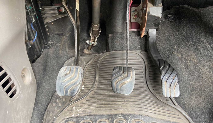 2016 Datsun Redi Go T (O), Petrol, Manual, 62,823 km, Pedals