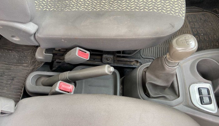 2016 Datsun Redi Go T (O), Petrol, Manual, 62,823 km, Gear Lever