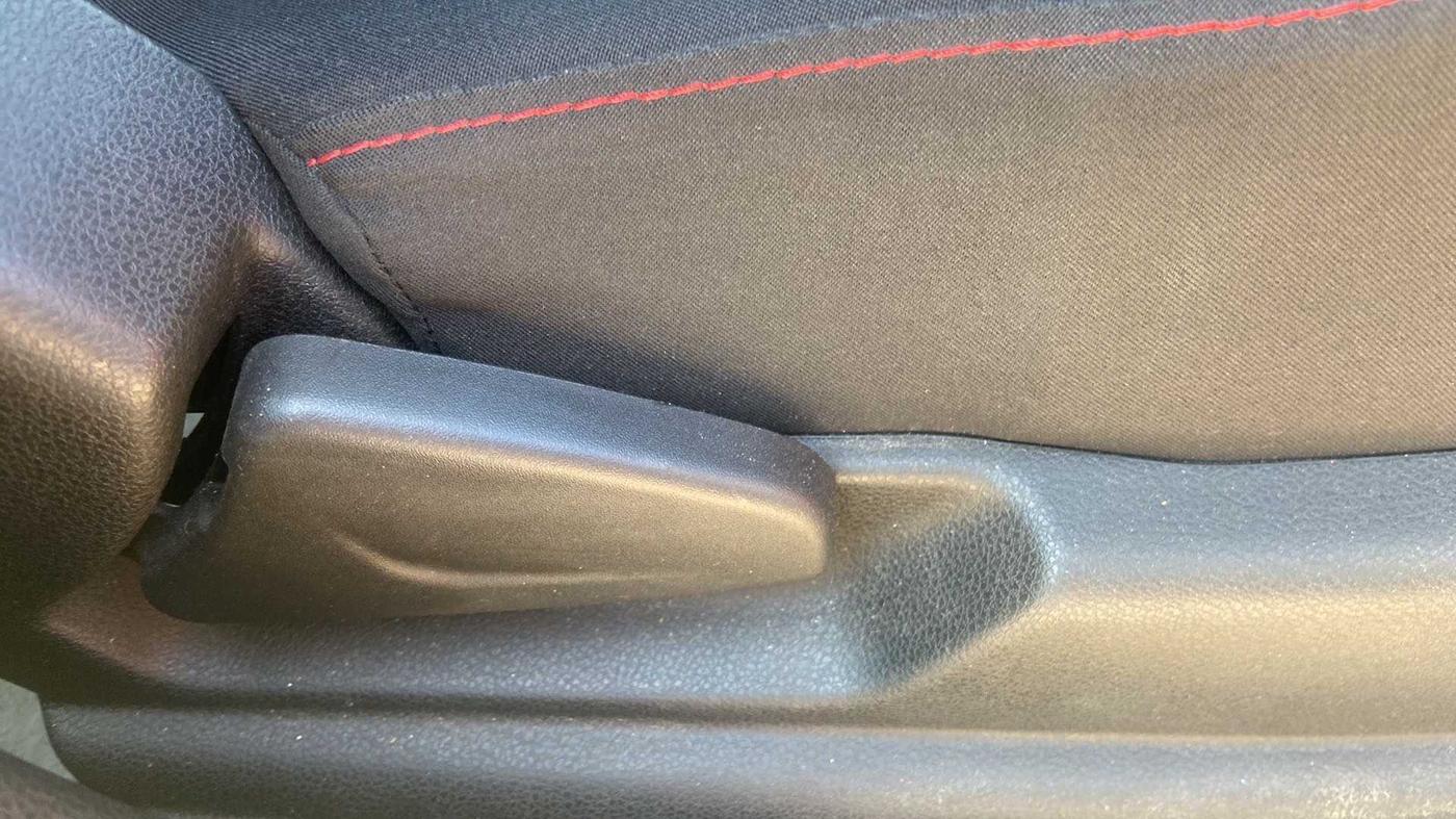 2020 Renault Kwid RXT 1.0 (O), Petrol, Manual, 20,262 km, Driver Side Adjustment Panel