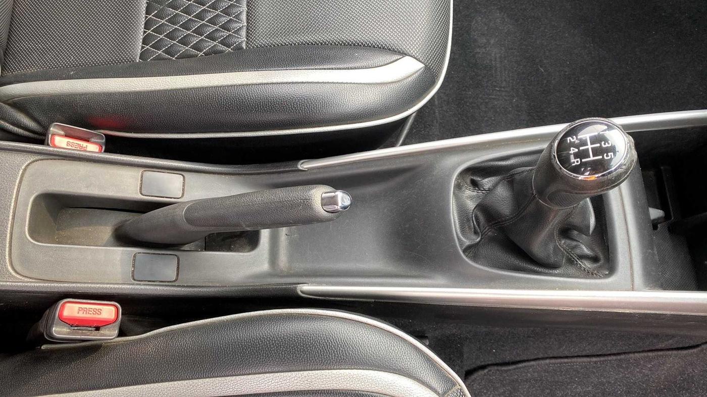2017 Maruti Baleno DELTA PETROL 1.2, Petrol, Manual, 36,516 km, Gear Lever