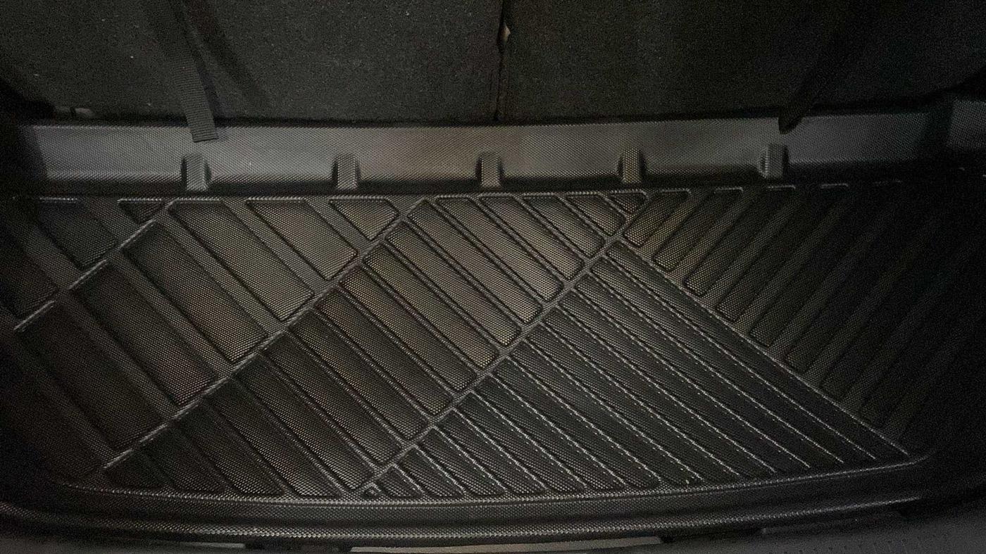 2023 Maruti XL6 ALPHA PLUS MT, Petrol, Manual, 7,241 km, Boot Inside