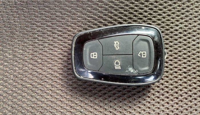2020 Tata NEXON XZ PLUS (O) DIESEL, Diesel, Manual, 62,576 km, Key Close Up