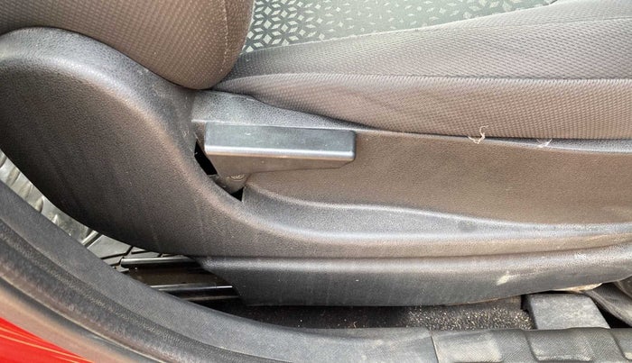 2017 Tata NEXON XM PETROL, Petrol, Manual, 68,052 km, Driver Side Adjustment Panel