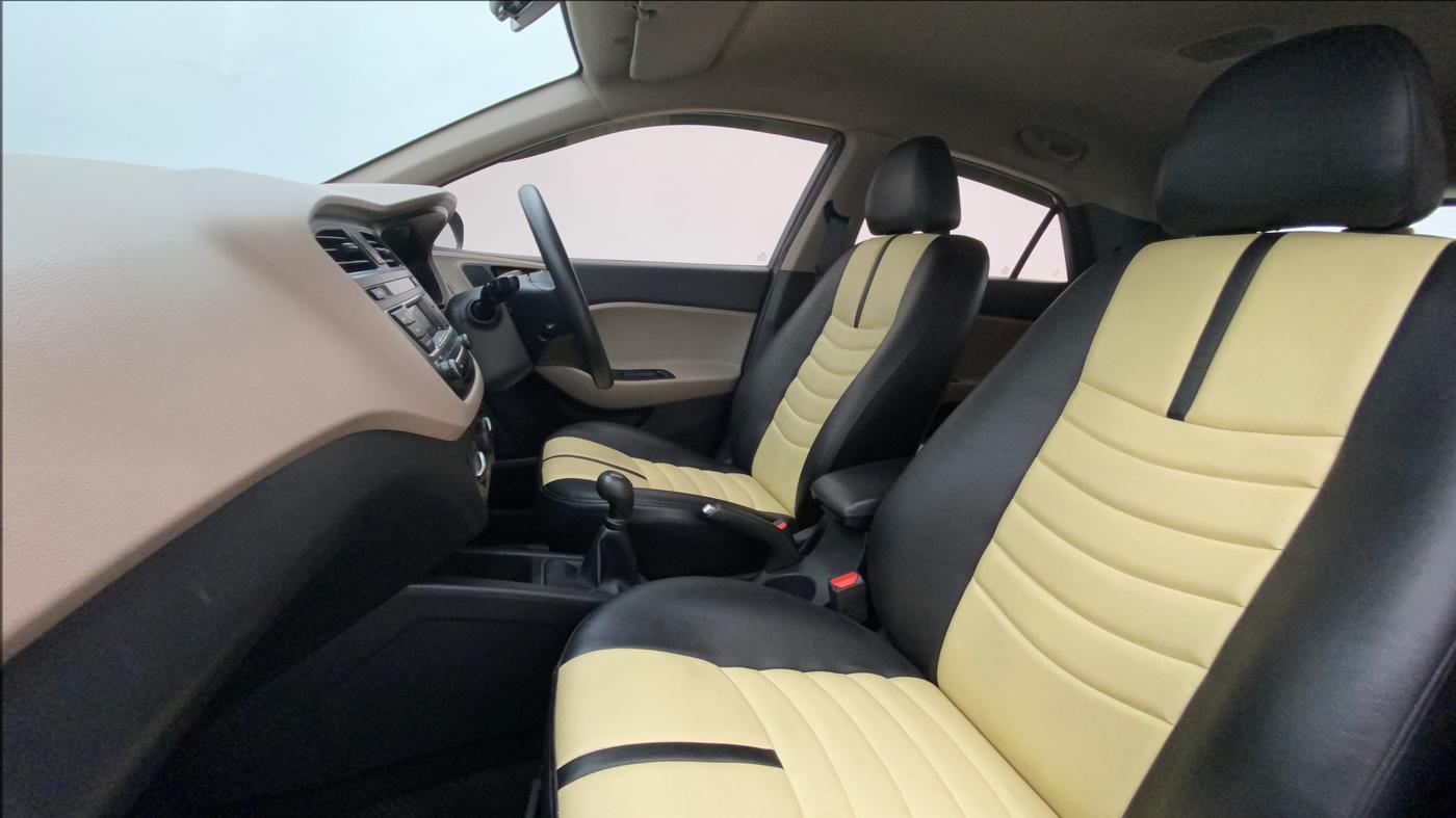 2017 Hyundai Elite i20 SPORTZ 1.2, Petrol, Manual, 28,088 km, Right Side Front Door Cabin